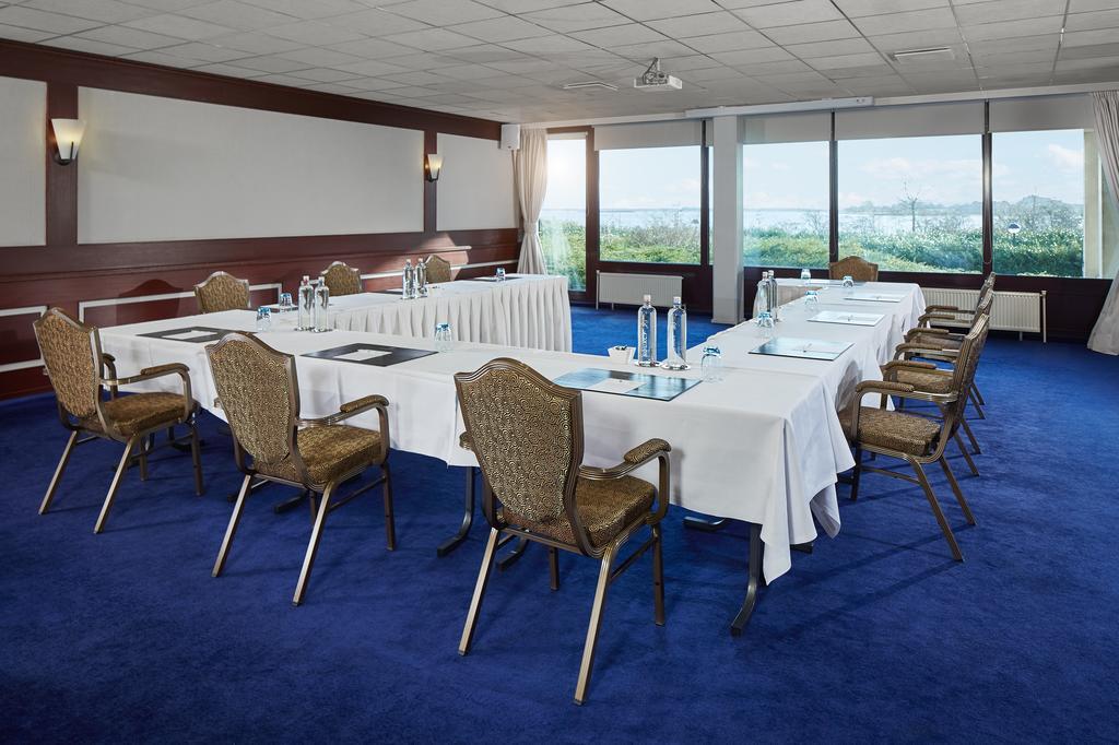 Hampshire Hotel - Newport Хюйцен Экстерьер фото